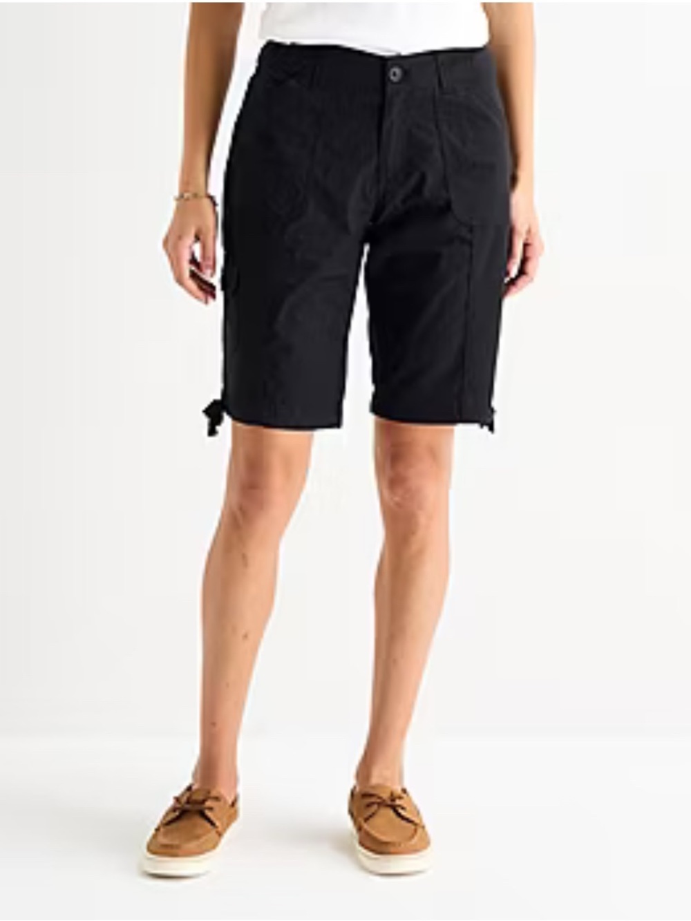 Women’s St John’s Bay cargo shorts
Size 12
Black